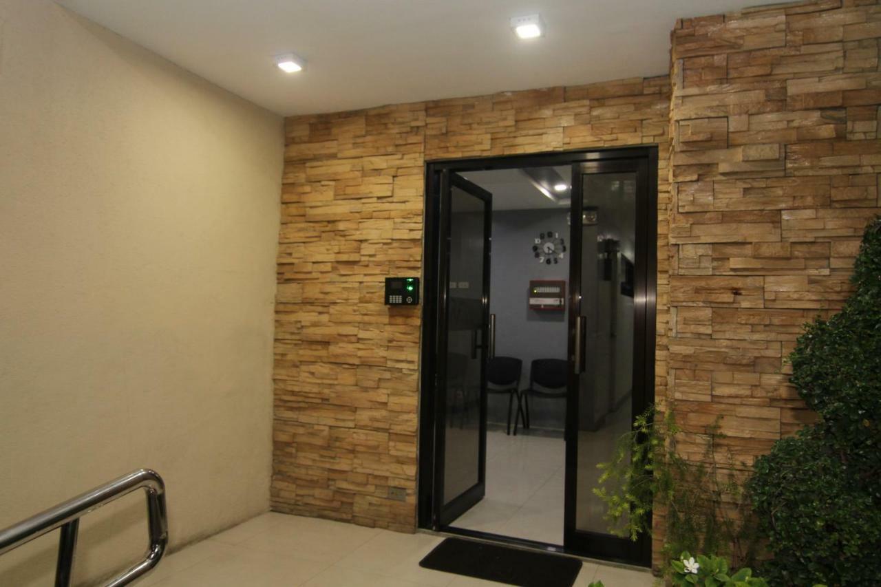 Rf Suites Cebu Stadt Exterior foto